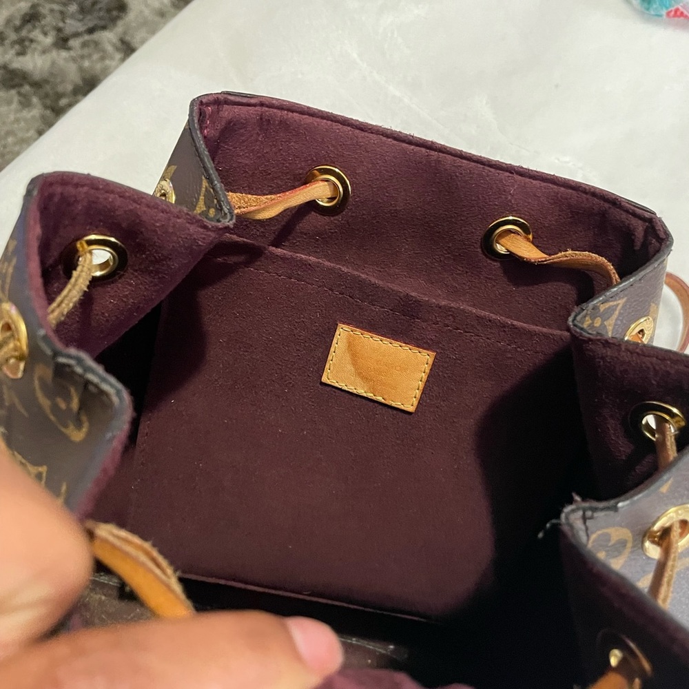 Louis Vuitton brown monogram montsouris backpack in used condition. - Picture 8 of 9